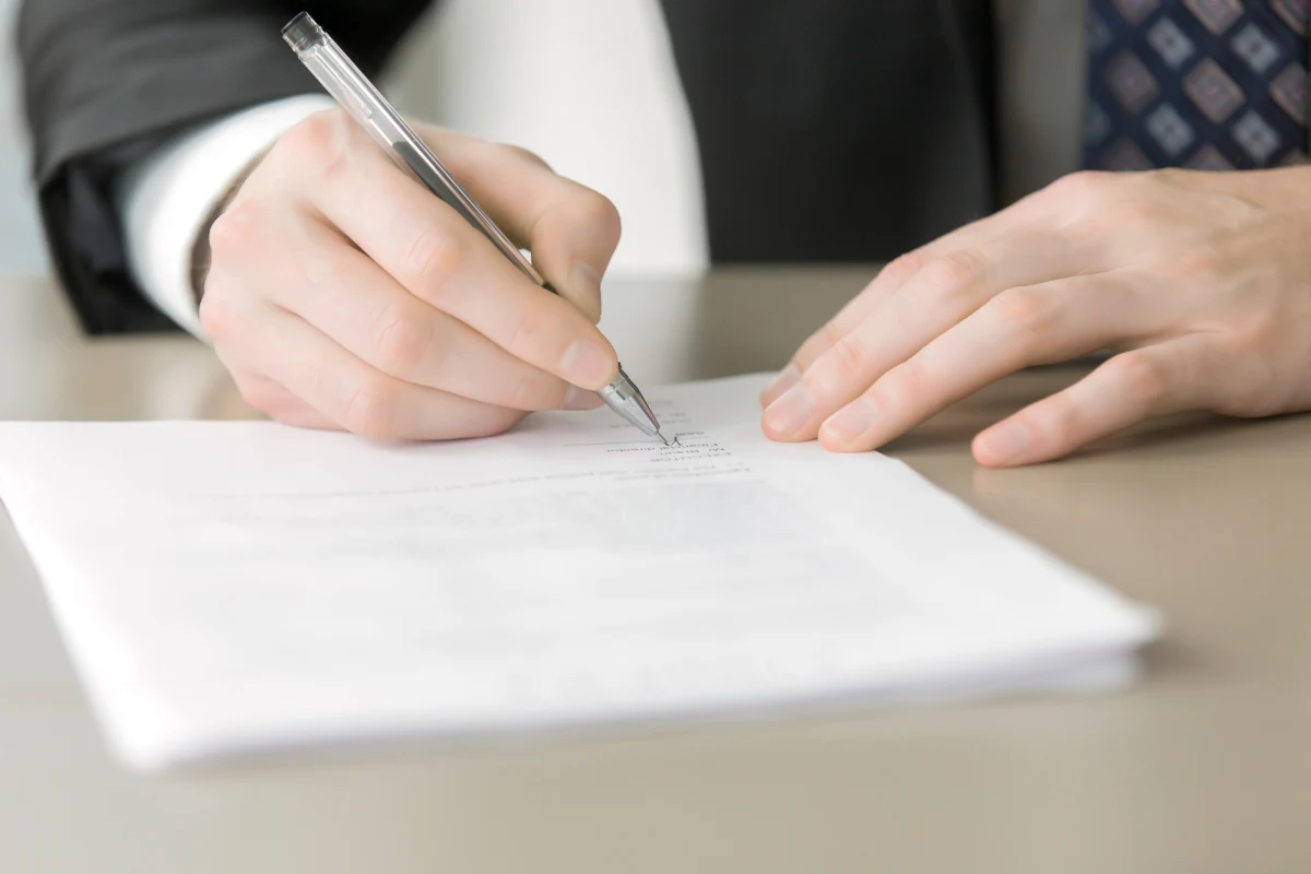 Prezes UOKiK wszczął postępowanie wobec spółki Vectra. Zarzut dotyczy usługi dodatkowej "Bezpieczny Internet", którą przed 11 maja 2020 r. firma automatycznie uruchamiała w przypadku części ofert promocyjnych, nie pytając konsumentów o zgodę - poinformował w środowym komunikacie UOKiK.