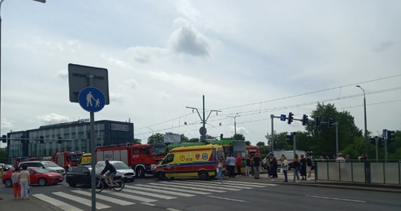 Na skrzyżowaniu ulic Hetmańskiej i Kolejowej w Poznaniu doszło do zderzenia dwóch tramwajów – taką informację otrzymaliśmy na Gorącą Linię RMF FM. Potwierdził ją u służb reporter RMF FM Paweł Pyclik. 15 osób zostało poszkodowanych.