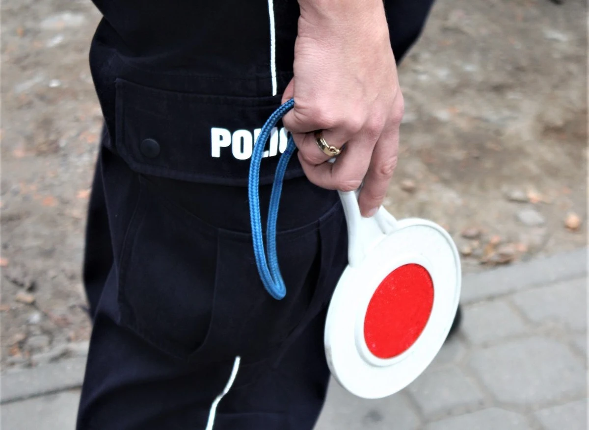 Nawet do dwóch lat pozbawienia wolności za prowadzenie auta pod wpływem narkotyków grozi młodej kobiecie, którą zatrzymali do kontroli policjanci z Kamiennej Góry na Dolnym Śląsku. 24-latka była w zaawansowanej ciąży. Tłumaczyła funkcjonariuszom, że ktoś musiał jej dosypać środki odurzające.

