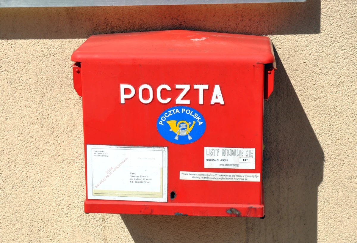 „Może zachowałem się zbyt impulsywnie, dziś pewnie bym się tak nie zachował. Z tego co wiem, ta sytuacja jest wyjaśniana” - powiedział dziś minister w KPRM Michał Cieślak odnosząc się do sprawy naczelniczki poczty z Pacanowa. Według portalu wyborcza.pl kobieta została odsunięta od kierowania placówką za to, że pożaliła się ministrowi na drożyznę.