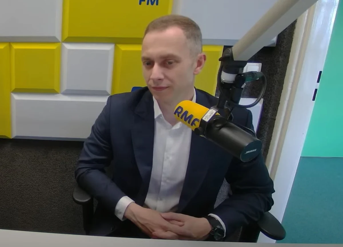 "Prawda jest taka, że rząd nie robi nam łaski, bo to rząd wywołał inflację. Rząd dzisiaj próbuje gasić pożar, który sam wywołał" - mówił w Rozmowie w południe w RMF FM wiceprzewodniczący Platformy Obywatelskiej i poseł Koalicji Obywatelskiej, Cezary Tomczyk.