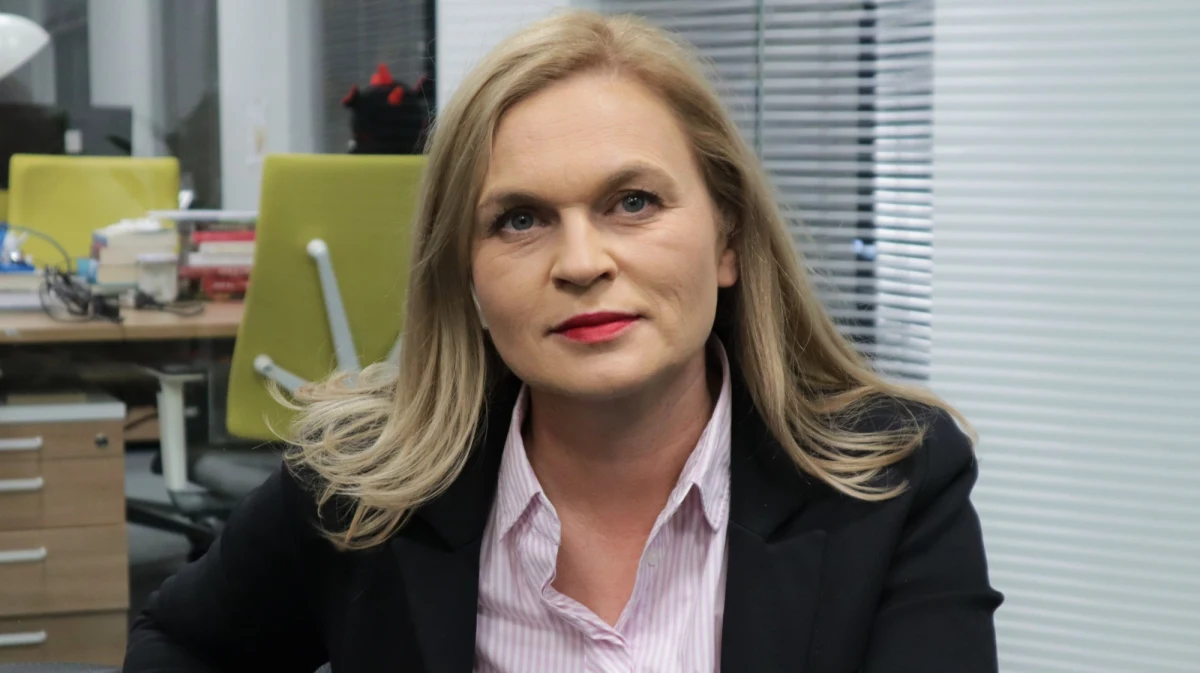 "Nie dość, że straciliśmy już miliard złotych przez Ziobrę to nasi przedsiębiorcy, samorządy, szkoły, szpitale nie dostają pieniędzy wyłącznie ze względu na grę polityczną, deale między Ziobrą, PiS-em i Dudą" – tak o problemach z wypłatą Polsce miliardów z unijnego Funduszu Odbudowy mówiła w Popołudniowej rozmowie w RMF FM Barbara Nowacka. "Pieniądze z KPO mają być skokiem cywilizacyjnym dla Polski, odbudową po pandemii i będziemy się domagać realizacji tego, co dzisiaj PiS obiecał" – dodała posłanka Koalicji Obywatelskiej i liderka Inicjatywy Polskiej. 