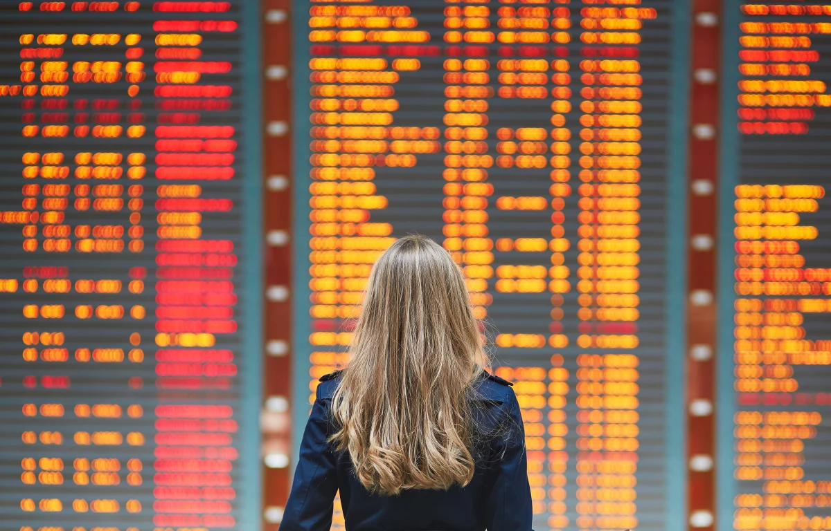 Negocjatorzy Parlamentu Europejskiego osiągnęli porozumienie z Radą Unii Europejskiej w sprawie dyrektywy o kobietach we władzach spółek giełdowych. Projekt zakłada, że od końca czerwca 2026 roku w radach nadzorczych będzie zasiadało co najmniej 40 proc. kobiet.