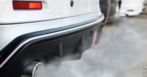 Parlament Europejski poparł wniosek Komisji Europejskiej, który przewiduje, że do 2035 roku w państwach UE wprowadzony zostanie zakaz sprzedaży nowych samochodów osobowych i lekkich pojazdów dostawczych napędzanych paliwami kopalnymi. To część pakietu Gotowi na 55 (Fit for 55 in 2030).