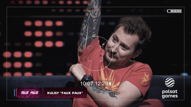 Praca na planie programu telewizyjnego to zawsze sporo ciekawych sytuacji, których... nie można zaplanować. Zgodnie z tradycją zapraszamy na backstage programu. Premiera "Faux Paux" już 13 czerwca o godzinie 22:00 na antenie Polsat Games. polecają autorzy programu Tadeusz Zieliński i Radosław Nałęcz.