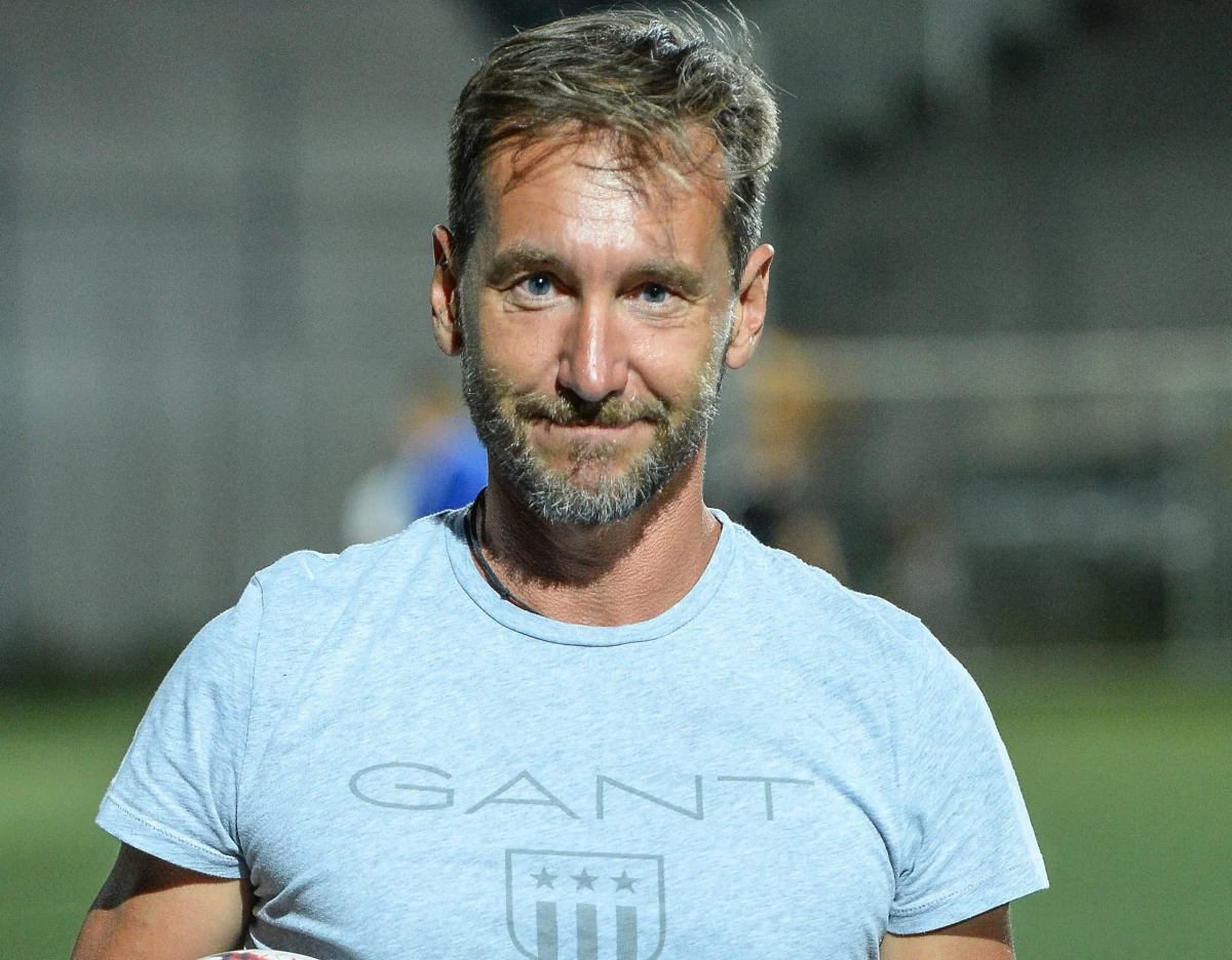 Dziennikarz Piotr Kraśko, oskarżony o prowadzenie samochodu bez uprawnień, stanie przed sądem. Prokuratura Okręgowa w Warszawie skierowała do sądu akt oskarżenia przeciwko Kraśce.