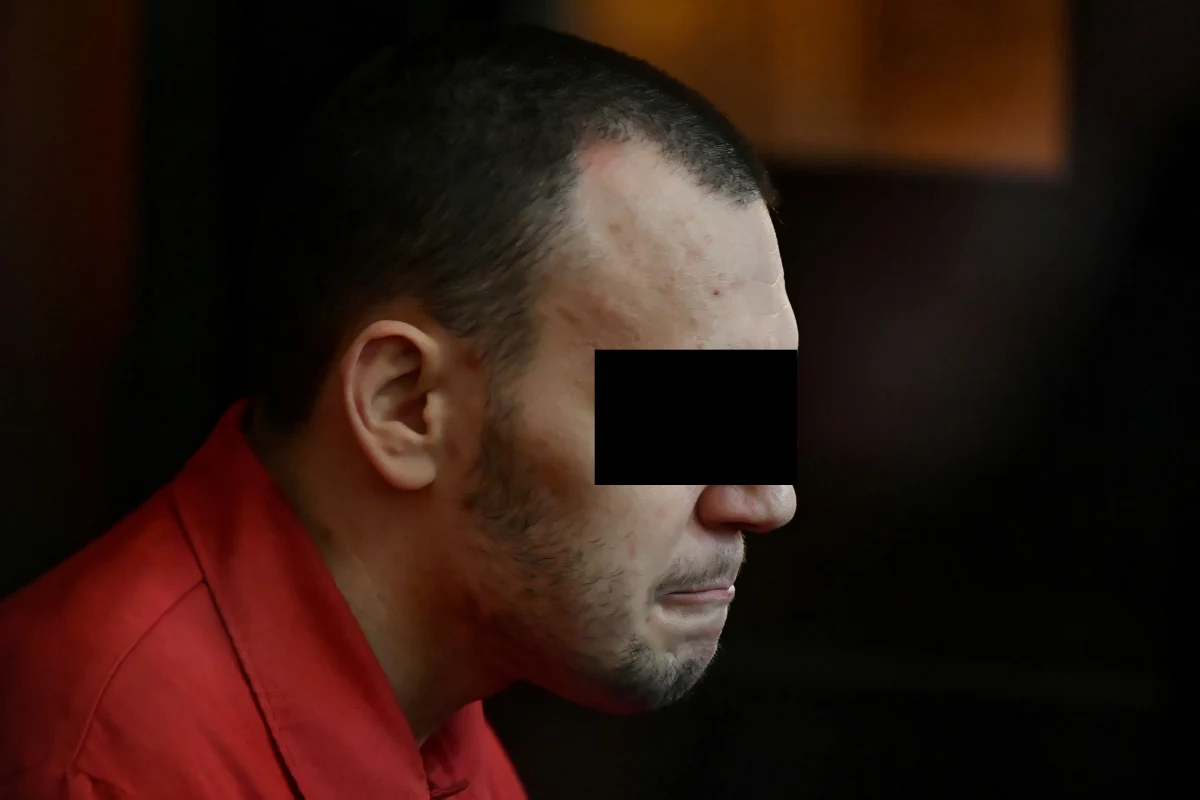 W Sądzie Okręgowym w Gdańsku odbyła się dziesiąta rozprawa w sprawie zabójstwa Pawła Adamowicza. Oskarżony Stefan W. uśmiechał się i zagadywał policjantów. Nie odezwał się do sądu i nie zadał pytań świadkom, którzy tego dnia zeznawali przed sądem.