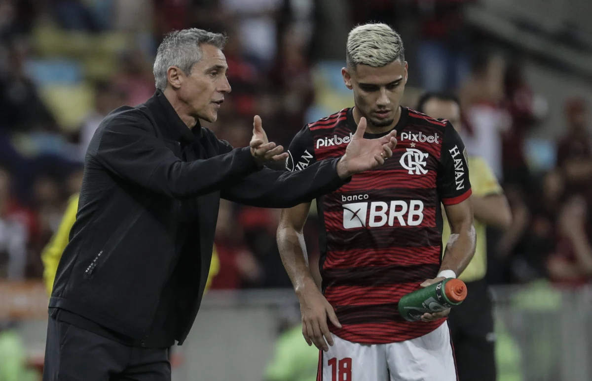 Portugalczyk Paulo Sousa lada chwila ma pożegnać się ze stanowiskiem trenera brazylijskiego klubu Flamengo Rio de Janeiro. Były selekcjoner reprezentacji Polski zostanie zwolniony w związku z kolejną porażką swojego zespołu.