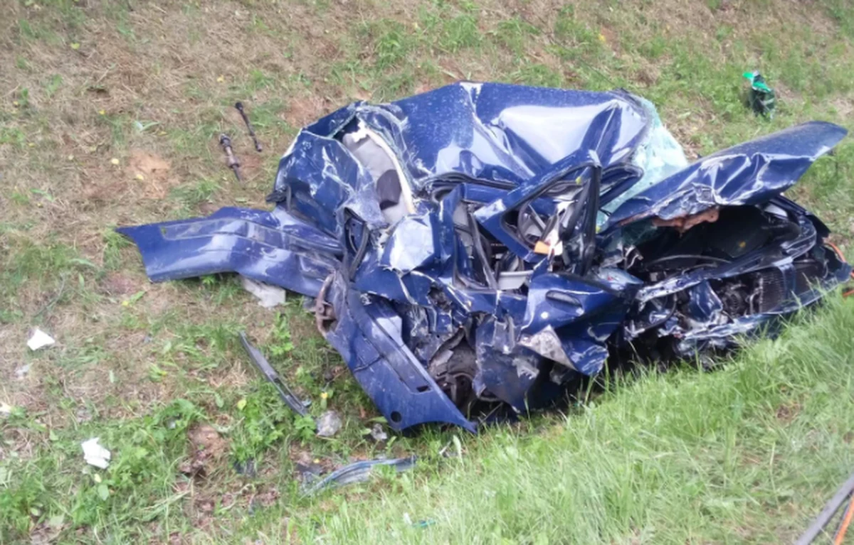 W miejscowości Gotkowice, koło Przegini na drodze krajowej nr 94 na trasie Kraków – Olkusz doszło do tragicznego w skutkach wypadku. Zderzyły się tam w sumie trzy samochody. W wypadku zginęły dwie osoby: 39-letni mężczyzna i jego półtoraroczny synek. 