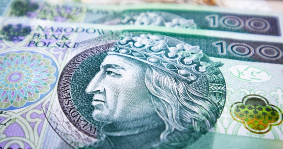 Sejm uchwalił ustawę, która m.in. wprowadza wakacje kredytowe oraz wydłuża działanie tarcz antyinflacyjnych do 31 października. 