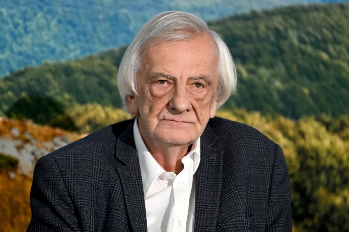 Dotychczasowy wicerzecznik PiS Radosław Fogiel będzie głównym rzecznikiem partii i klubu, jego zastępcą będzie posłanka PiS Urszula Rusecka - poinformował szef klubu PiS Ryszard Terlecki. Zastrzegł, że do zmiany konieczna jest jeszcze zgoda Prezydium Komitetu Politycznego partii.