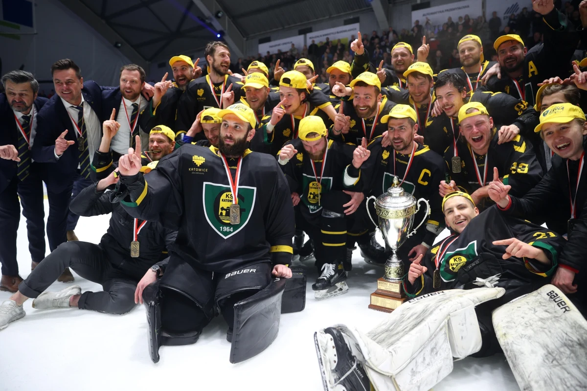 Hokeiści mistrza Polski GKS Katowice będą podejmowali grupowych rywali w Lidze Mistrzów na lodowisku „Jantor”, a nie w małym Spodku, który nie spełnia wymagań tych rozgrywek – poinformował klub.