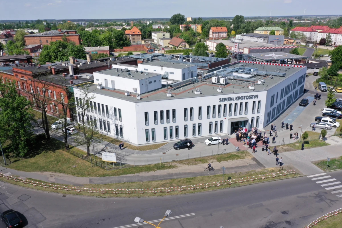 Po zawirowaniach formalnych dotyczących stanowiska dyrektora krotoszyńskiego szpitala, od ósmego czerwca jego obowiązki pełni Beata Maj – dotychczasowa szefowa placówki ds. finansowych. Najtrudniejszym zadaniem, z jakim będzie musiała uporać się kierująca szpitalem, jest zażegnanie kryzysu związanego z działaniem oddziału anestezjologii. Problemem są duże braki w personelu. "Jesteśmy na dobrej drodze, na pewno nie dopuścimy do zamknięcia jakiegokolwiek oddziału" – mówi w rozmowie z RMF FM Beata Maj. 