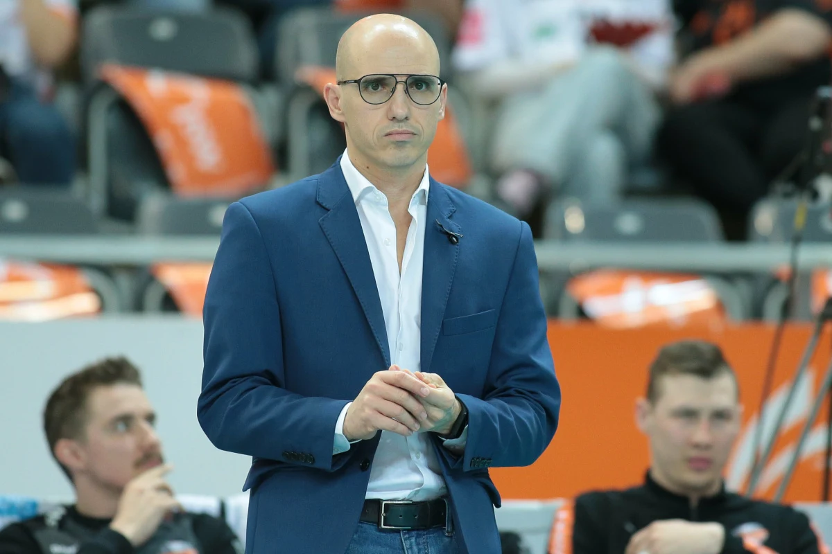 Nicola Giolito odszedł z Jastrzębskiego Węgla. Włoski trener w trakcie play-off zastąpił odsuniętego od pierwszej drużyny Andreę Gardiniego i doprowadził jej siatkarzy w końcówce minionego sezonu do wicemistrzostwa Polski.