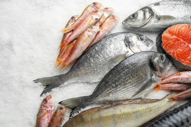 Amerykańscy naukowcy podzielili się wynikami nowych badań, które sugerują "wymagający dalszych analiz" związek między zalecanym przez dietetyków i lekarzy tygodniowym spożyciem ryb a nowotworem skóry. 