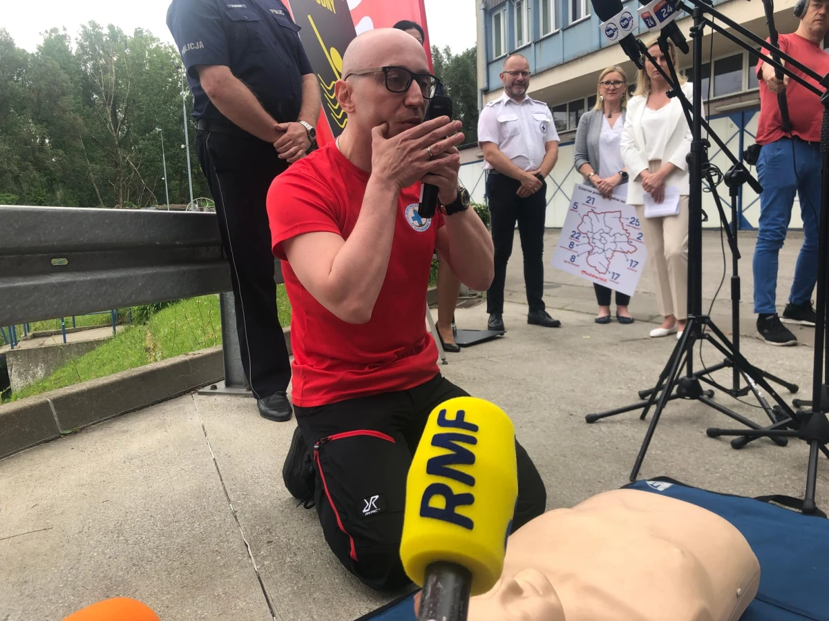 Wysokie temperatury i słoneczna pogoda zachęca do relaksu na wodą. Zanim jednak się tam wybierzemy, musimy pamiętać o kilku podstawowych zasadach. 