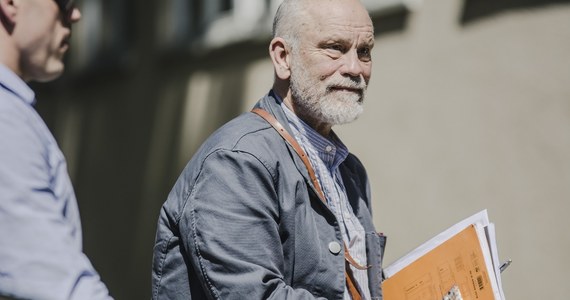 Aktorzy John Malkovich i Jason Isaacs przyjechali do Wrocławia. We wrocławskim Centrum Technologii Audiowizualnych rozpoczęto zdjęcia do nowej produkcji z udziałem hollywoodzkich gwiazd. To "A Winter’s Journey", na podstawie cyklu pieśni "Podróż zimowa" Franza Schuberta.