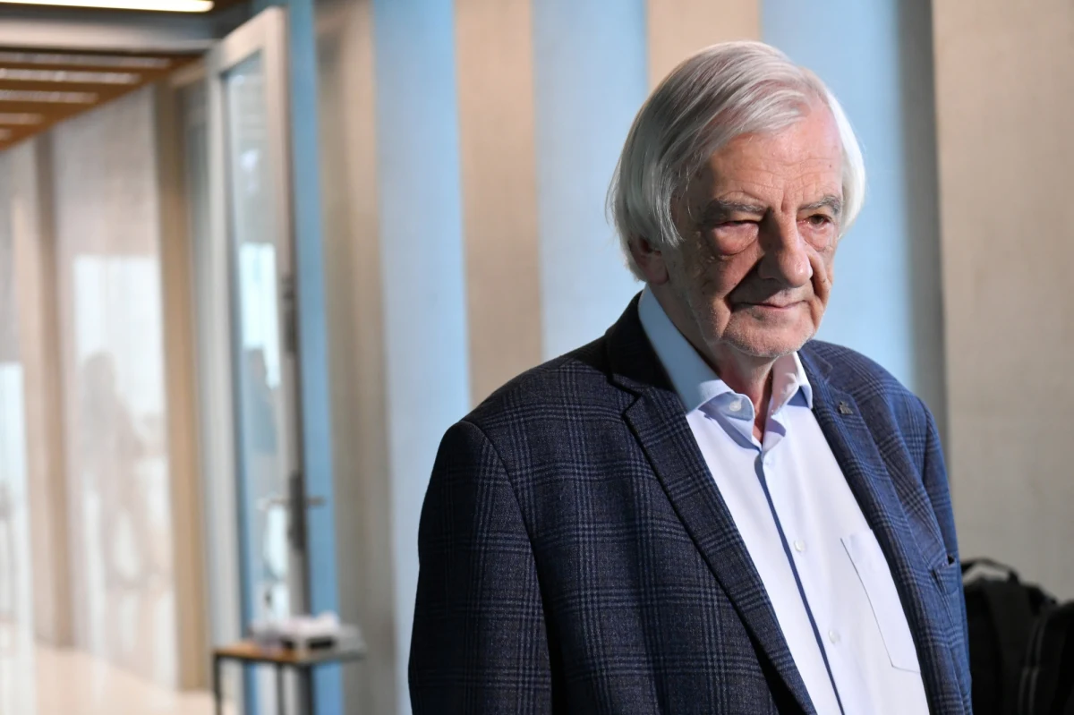 "Projekt ustawy o przełożeniu wyborów samorządowych jest już gotowy, lada chwila trafi do Sejmu. Prawdopodobnie będziemy ją przyjmować jako projekt poselski, myślę, że stanie się to jeszcze w czerwcu" – mówi w wywiadzie dla polskatimes.pl wicemarszałek Sejmu, szef klubu PiS Ryszard Terlecki.