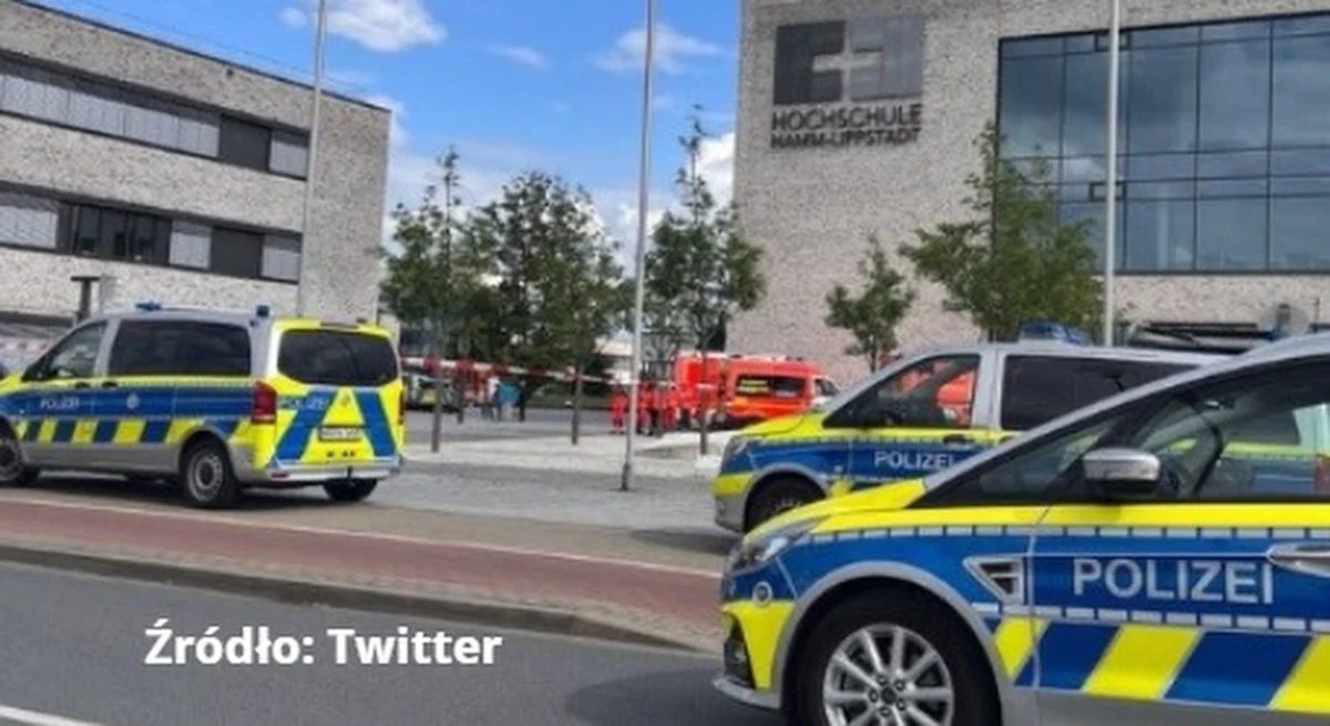 Cztery osoby zostały ranne w ataku nożownika w szkole wyższej w niemieckim Hamm. Studenci zdołali obezwładnić 34-letniego mężczyznę, który po wejściu do sali wykładowej zaatakował osoby siedzące w pierwszym rzędzie – informuje portal dziennika „Bild”.