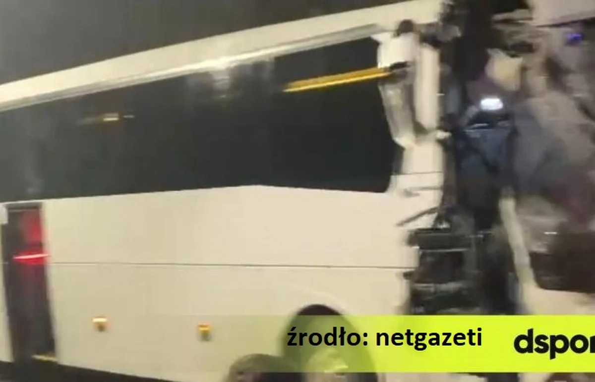 Groźny wypadek autokarów piłkarskiej reprezentacji Bułgarii. Doszło do niego zaraz po przylocie kadry do Gruzji na mecz w Tbilisi. Ciężko ranny został jeden z zawodników. 