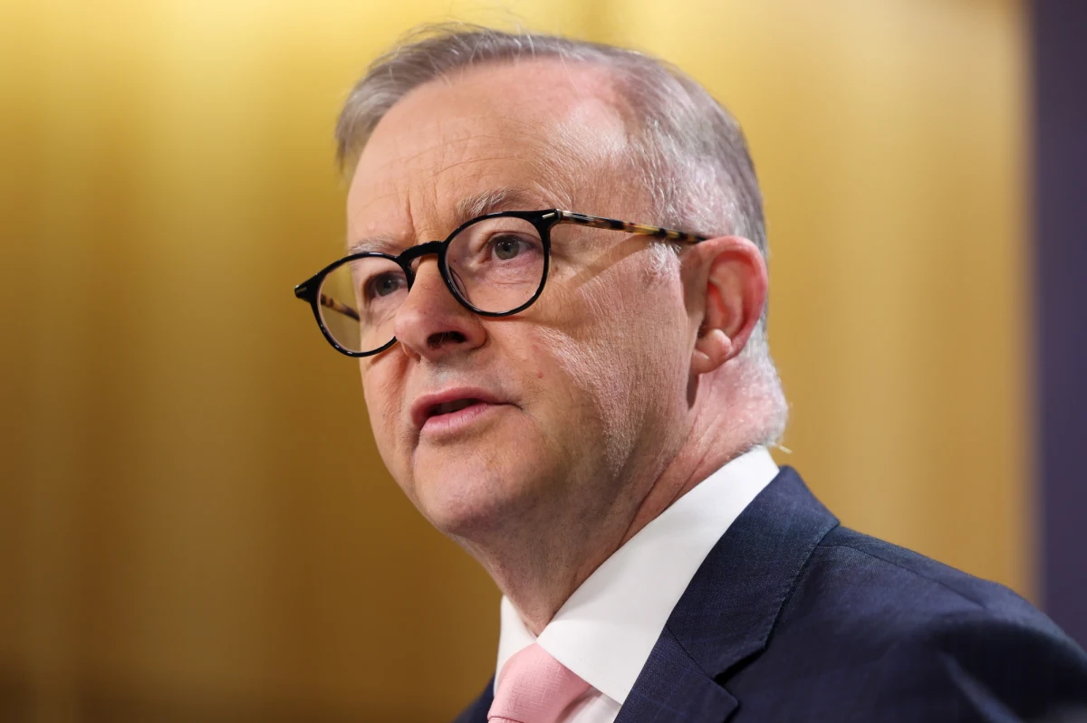 Premier Australii Anthony Albanese przekazał, że jego rząd zawarł ugodę z francuską Grupą Marynarki Wojennej w sprawie rekompensaty za zerwanie w 2021 roku umowy na budowę okrętów podwodnych. Wysokość rekompensaty ustalono na 555 mln euro.