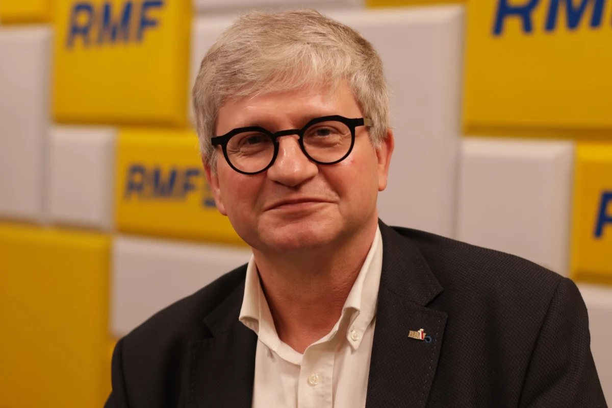 "Rozmowy utknęły w miejscu. Nie widać dobrej woli, miejmy nadzieję, że to się przełamie. Są kontakty między ministerstwami. Nie czekamy z założonymi rękami na decyzje niemieckie. My chcemy uzupełniać braki, modernizować armię niezależnie od Niemców" – tak możliwość przekazania Polsce przez Niemcy czołgów skomentował w programie Gość Krzysztofa Ziemca w RMF FM Paweł Soloch. "Zgłosiliśmy się po nie (czołgi – przyp. red.) w ramach tzw. uzupełnienia strat, wynikających z faktu, że przekazaliśmy część naszej broni Ukrainie" – wyjaśnił szef Biura Bezpieczeństwa Narodowego. 