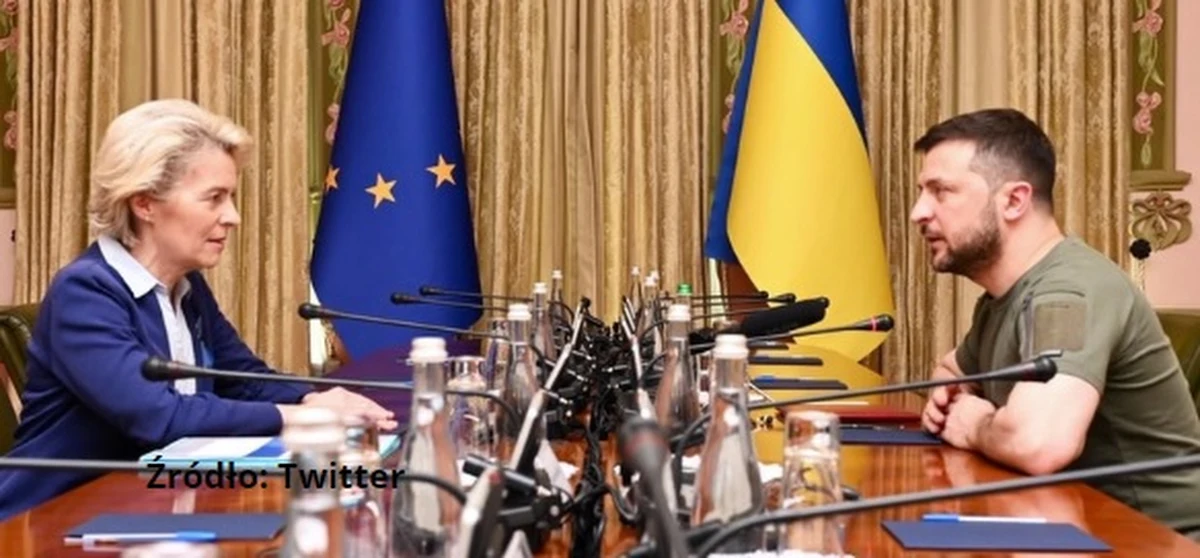 "Jestem głęboko poruszona siłą i odwagą narodu ukraińskiego" - powiedziała w Kijowie przewodnicząca Komisji Europejskiej Ursula von der Leyen. Dodała, że przyjechała na robocze spotkanie, by "rozmawiać o odbudowie Ukrainy, reformowaniu tego kraju i przygotowywanej przez Komisję Europejską opinii na temat wniosku akcesyjnego Ukrainy do Unii Europejskiej".