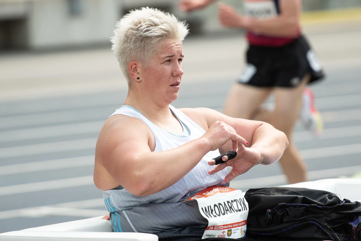 "Nie sądzę, abyśmy rozmawiali w przypadku Anity Włodarczyk o starcie na mistrzostwach świata w Eugene po naderwaniu mięśnia" - ocenił wiceprezes PZLA Tomasz Majewski. Trzykrotna mistrzyni olimpijska doznała urazu podczas skutecznej pogoni za złodziejem auta.