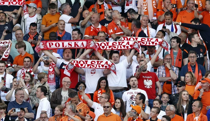 Wpadka organizatorów na meczu Holandia - Polska. Kibice zareagowali od razu