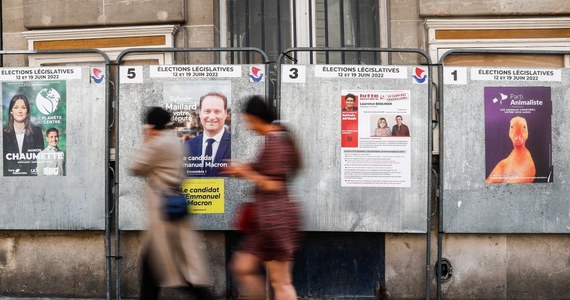 W I turze wyborów parlamentarnych we Francji koalicja lewicy Nupes uzyskała 26,2 proc. głosów. Druga jest koalicja prezydencka Razem z poparciem na poziomie 25,8 proc. - wynika z sondażu instytutu Elabe - SFR-Express.