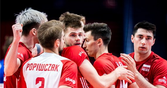 Reprezentacja Polski mężczyzn w siatkówce znalazła się na pierwszym miejscu światowego rankingu. Potwierdza to zestawienie zamieszczone na stronie międzynarodowej federacji (FIVB), w którym biało-czerwoni mają 385 punktów, a dotychczasowy lider Brazylia - 370.