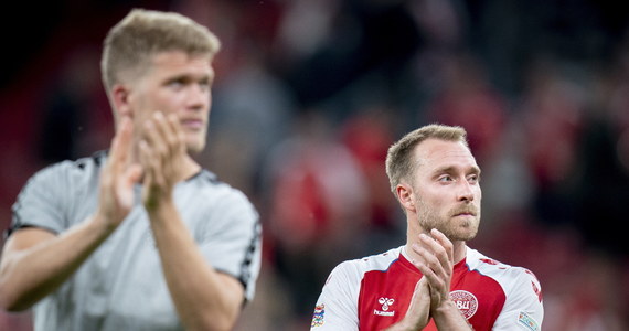 Piłkarze reprezentacji Danii zagrają w poniedziałek w meczu Ligi Narodów z Austrią w strojach... kobiecych. Koszulki zostaną podpisane i sprzedane na aukcji, a dochód przekazany na rozwój futbolu kobiecego na szczeblu młodzieżowym.