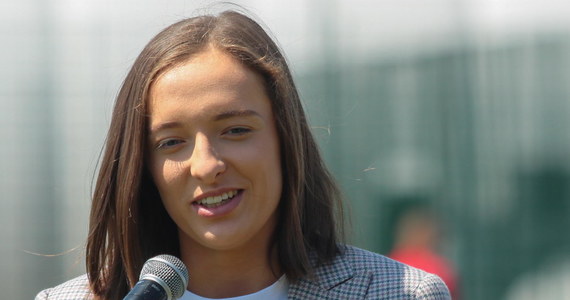 Już ponad dwa miesiące Iga Świątek znajduje się na czele światowego rankingu tenisistek WTA. W najnowszym notowaniu zwyciężczyni Rolanda Garrosa wyraźnie wyprzedza Estonkę Anett Kontaveit i Hiszpankę Paulę Badosę.