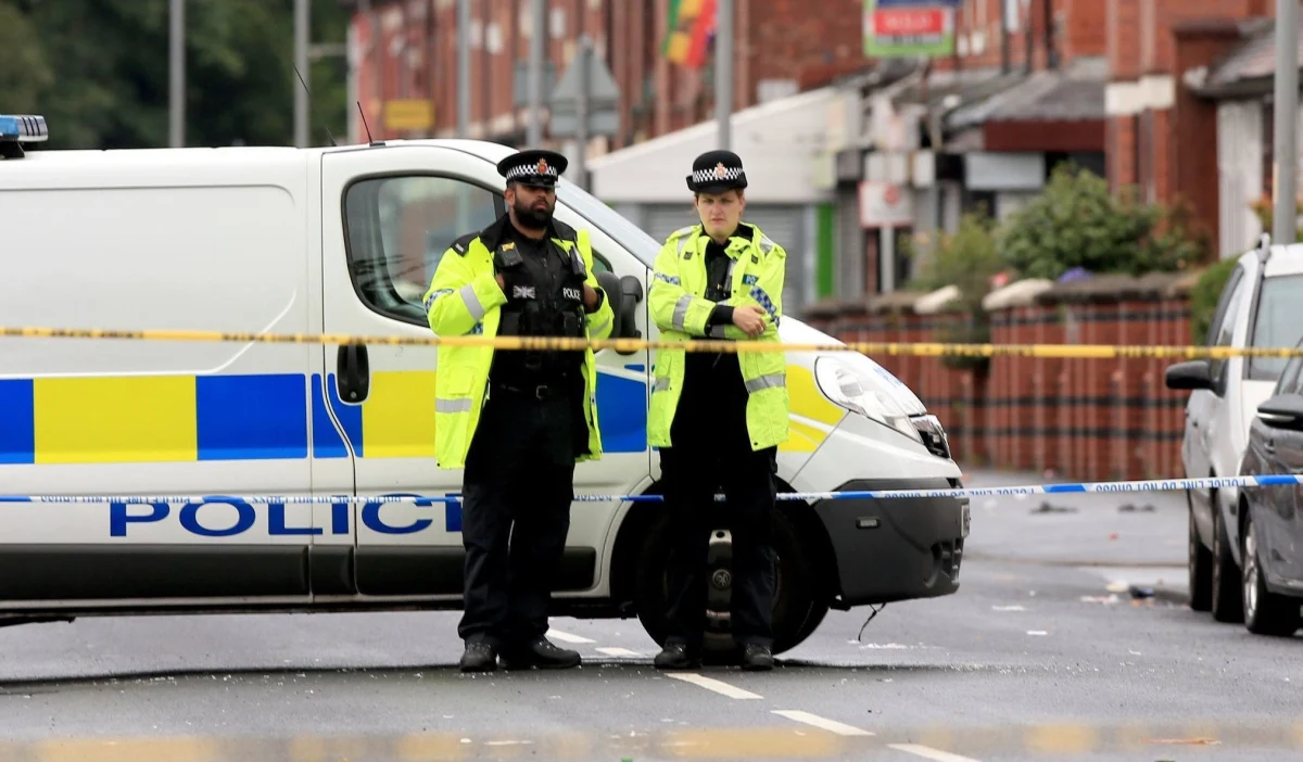 ​44-letni Suleman A. został oskarżony o zabójstwo 15-letniego Jakuba Szymańskiego z Manchesteru i usiłowanie zabójstwa jego matki - podała brytyjska policja. Chłopiec zginął, próbując pomóc zaatakowanej nożem matce.