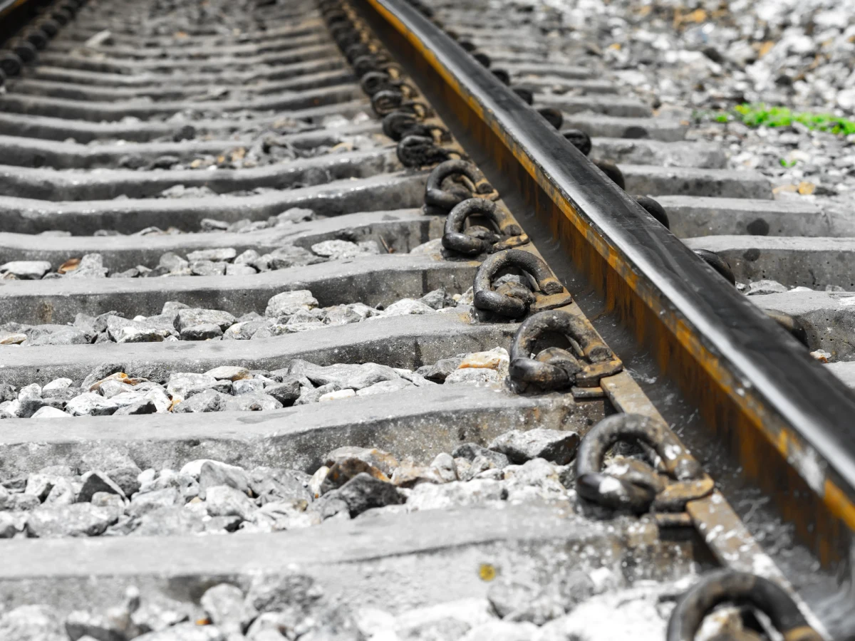 W zderzeniu pociągu pasażerskiego z lokomotywą przewozów towarowych, do którego doszło w Katalonii w nocy z niedzieli na poniedziałek rannych zostało 22 osób. Informację przekazała hiszpańska obrona cywilna.