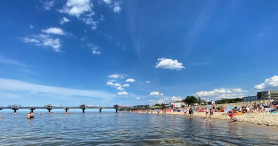 Sezon wakacyjny dopiero przed nami, a woda już zbiera śmiertelne żniwo. Tylko w miniony weekend w Zachodniopomorskiem utonęły dwie osoby. Dlatego też zachodniopomorscy policjanci przypominają jak bezpiecznie spędzać czas nad wodą.