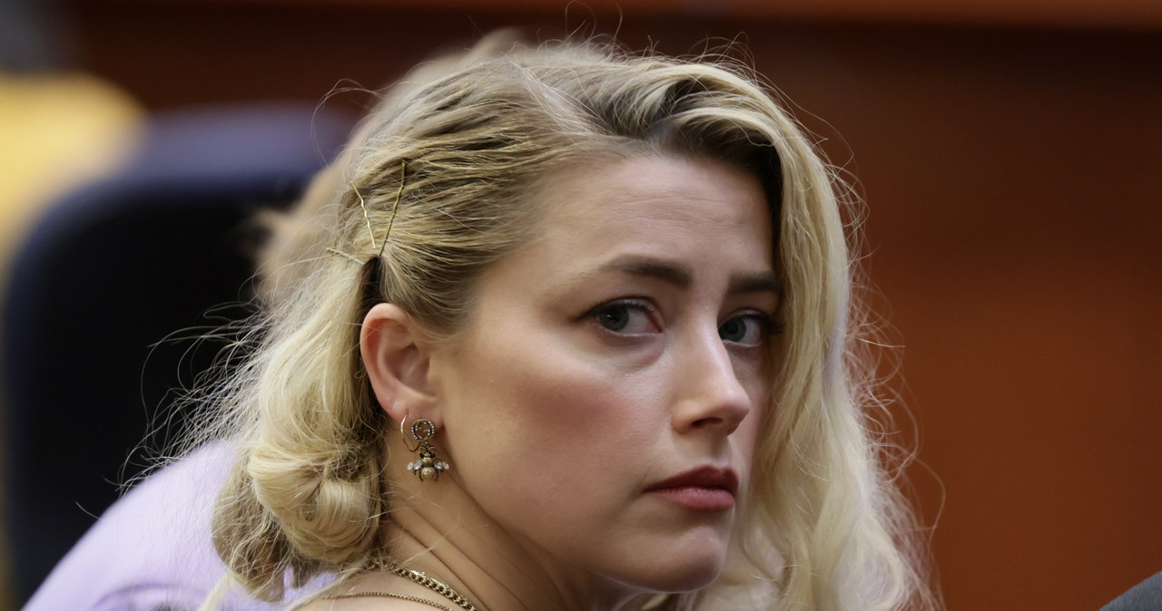 Tuż po procesie dekady, który zakończył się niekorzystnym werdyktem dla Amber Heard, aktorka przyznała, że werdykt był porażką i krokiem wstecz w walce z przemocą domową wobec kobiet. Po niemal dwóch tygodniach od zakończenia najbardziej elektryzującej opinię publiczną batalii sądowej, aktorka zdecydowała się udzielić pierwszego telewizyjnego wywiadu. W rozmowie dla NBC News filmowa Mera wyznała, że nie ma żalu do ławy przysięgłych, zauważyła również, że nie była dostatecznie reprezentowana w mediach społecznościowych.