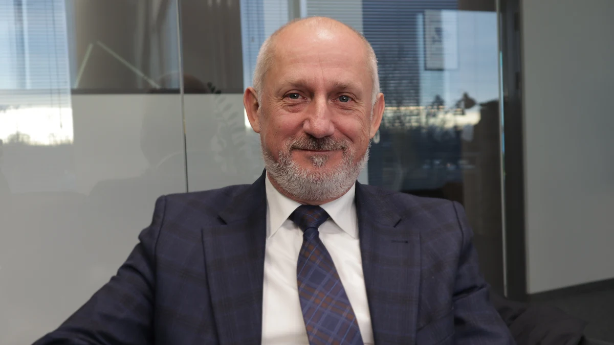 "Wiele osób w Rafale Trzaskowskim widzi lidera w przyszłości, człowieka, który przejmie wiele sterów w Polsce. Ma do tego dobre papiery. I ta współpraca z Donaldem Tuskiem opłaca się wszystkim: Platformie, Rafałowi, Tuskowi, wszystkim, więc trochę nam cały czas wciskają w brzuch ten konflikt. Myślę, że liczą na to, że w Platformie się pokłócimy, nie pokłócimy się, wręcz przeciwnie, zbudujemy jeszcze szerszy blok, który wygra wybory" - mówił w internetowym radiu RMF24 Sławomir Neumann, poseł PO, który odpowiadał na "7 pytań o 7:07". Rozmawiał z nim Tomasz Weryński. 