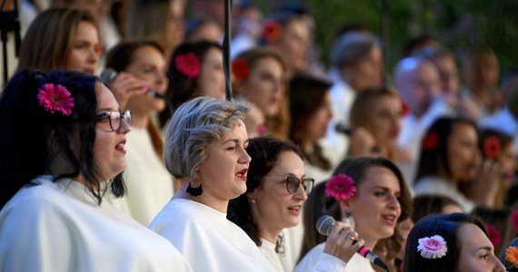 W Parku Sybiraków odbędzie się w czwartek koncert "Jednego Serca Jednego Ducha". Jak podaje policja może w nim uczestniczyć ponad 20 tys. osób, dlatego od popołudnia do północy, w rejonie ulic: Krakowskiej, Okulickiego, Wyzwolenia, Ofiar Katynia, Broniewskiego mogą wystąpić chwilowe utrudnienia w ruchu.

