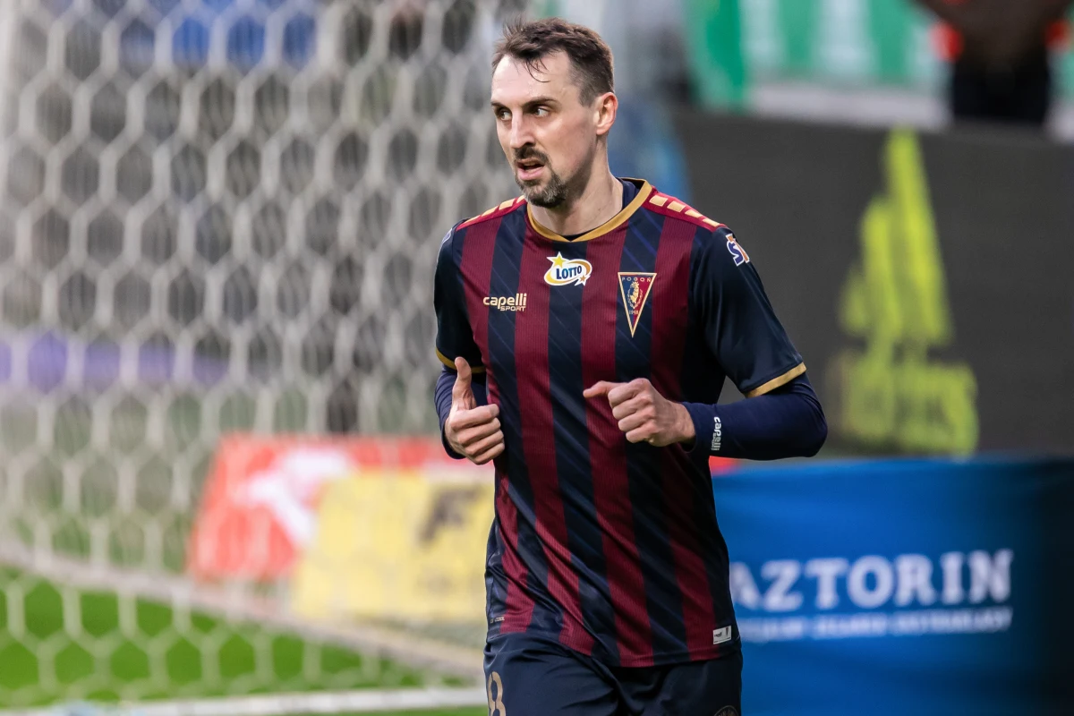 Pogoń Szczecin zagra z KR Reykjavik z Islandii, a Lechia Gdańsk z macedońską Akademiją Pandev w pierwszej rundzie kwalifikacji piłkarskiej Ligi Konferencji. Losowanie par odbyło się w szwajcarskim Nyonie. Mecze tej fazy zostaną rozegrane 7 i 14 lipca, polskie zespoły rozpoczną w roli gospodarzy.