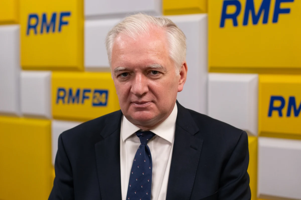 "Widocznie Jarosław Kaczyński uważa, że dużo jest do zrobienia, skoro porzuca stanowisko rządowe" - mówił w Rozmowie w południe w RMF FM prezes Porozumienia Jarosław Gowin. "Dzisiaj wystąpiłem z inicjatywą przetransferowania 400 milionów z wydatków kancelarii premiera i Kancelarii Prezydenta na rzecz rozwoju psychiatrii dziecięcej i psychiatrii młodzieży w naszym kraju" - poinformował były wicepremier, gość Rocha Kowalskiego.