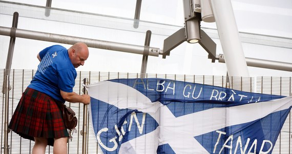 „Czas wznowić debatę na temat niepodległości Szkocji” - oświadczyła szefowa szkockiego rządu Nicola Sturgeon, rozpoczynając kampanię na rzecz nowego referendum niepodległościowego. Jak powiedziała, chciałaby, by odbyło się ono przed końcem przyszłego roku.