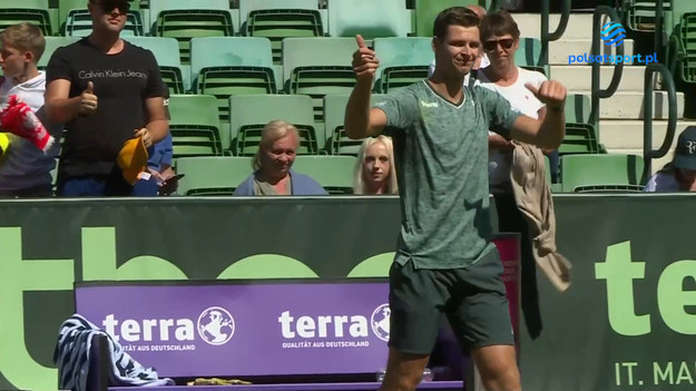 Hubert Hurkacz (12. ATP) po zaciętym, trwającym dwie godziny i siedem minut spotkaniu, wygrał w pierwszej rundzie turnieju ATP 500 w Halle. Polak pokonał Amerykanina francuskiego pochodzenia Maxime Cressy (63. ATP) 6:4, 4:6, 6:4. W kolejnej rundzie zmierzy się z Francuzem Ugo Humbertem (50. ATP). Transmisje turnieju w kanałach Polsatu Sport.