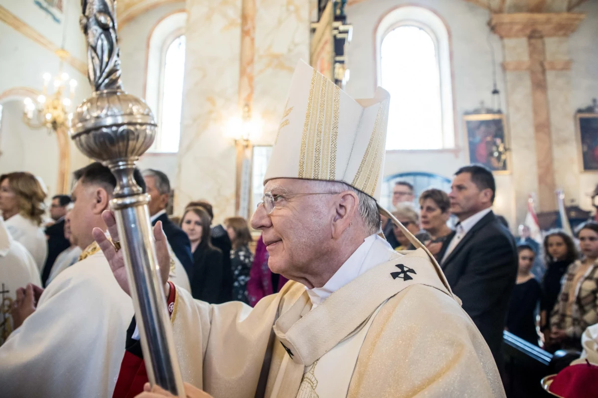 24 czerwca poznański sąd rejonowy wyda wyrok w procesie Marka M., który w sierpniu 2019 roku jako drag queen Mariolkaa Rebell miał symulować podcięcie gardła abp. Markowi Jędraszewskiemu. Prokuratura oskarżyła go m.in. o nawoływanie do zabójstwa.

