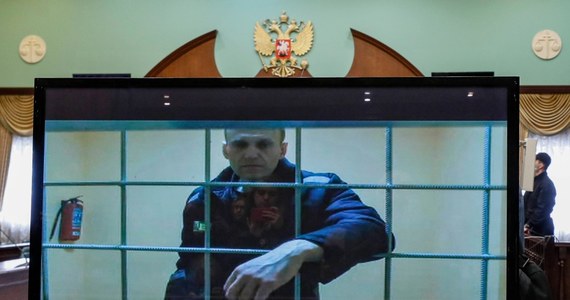 Rosyjski opozycjonista Aleksiej Nawalny został wywieziony z kolonii karnej w obwodzie włodzimierskim do nowego więzienia. Jego lokalizacja nie jest znana - poinformował współpracownik polityka Leonid Wołkow, cytowany przez niezależny rosyjski portal Meduza.