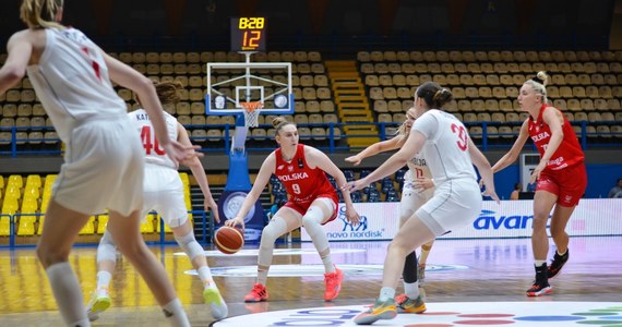 Reprezentacja Polski koszykarek sensacyjnym zwycięstwem nad mistrzem Europy Serbią 72:60 (23:18, 22:13, 10:16, 17:13) rozpoczęła udział w międzynarodowym turnieju w Atenach. Najlepszą zawodniczką wśród Biało-Czerwonych była pochodząca z Zimbabwe i czekająca na polskie obywatelstwo Stephanie Mavunga.