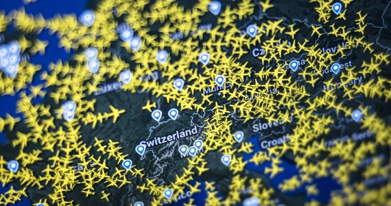 Rano na kilka godzin zamknięto przestrzeń powietrzną Szwajcarii. Powodem wstrzymania wylotów z kraju i przekierowywania przylotów były problemy techniczne. "Przestrzeń została już otwarta" - poinformowała Skyguide, firma zajmująca się monitorowaniem i zarządzaniem szwajcarską przestrzenią powietrzną.