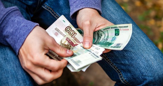 ​Rosyjskie ministerstwo finansów utajniło informacje o niektórych wydatkach oraz źródłach finansowania deficytu. Resort tłumaczy, że ma to pomóc zminimalizować ryzyko dodatkowych sankcji.
