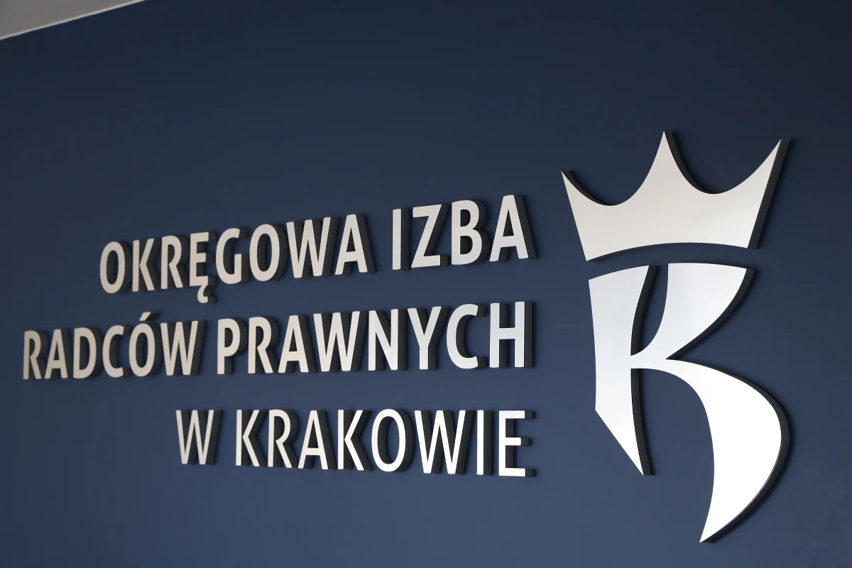 40-lecie świętuje krakowski samorząd radców prawnych. Główne uroczystości zaplanowano 24 czerwca. "Kiedyś byliśmy postrzegani jako obsługujący tylko przedsiębiorców, w tej chwili mamy dokładnie takie same kompetencje jak adwokaci" - mówi RMF FM dr Marcin Sala-Szczypiński, Dziekan Rady Okręgowej Izby Radców Prawnych w Krakowie.