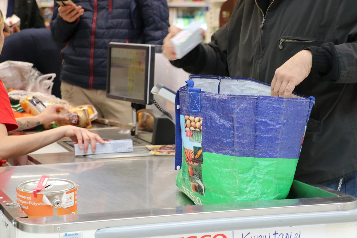 Z powodu rosnących cen żywności i energii inflacja będzie przyśpieszać w kolejnych miesiącach do ok. 16 proc. w sierpniu - ocenił Marcin Klucznik z PIE środowe dane GUS. Żywność w sierpniu będzie droższa nawet o 20 proc. niż rok temu - twierdzi. Inflacja ma spaść w 2023 r. średnio do 8,6 proc.
